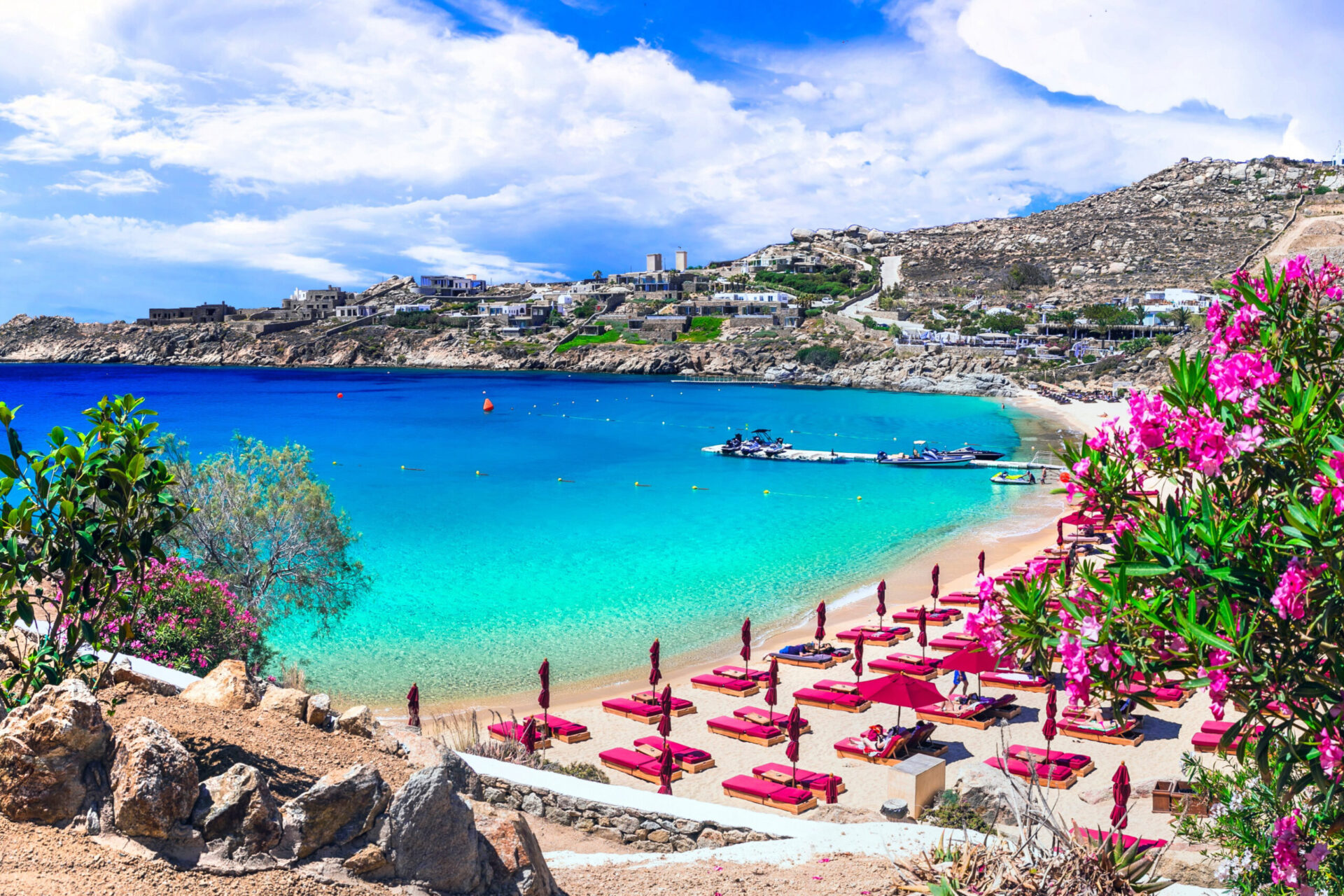 AdobeStock_448780604 Paradise Beach Mykonos