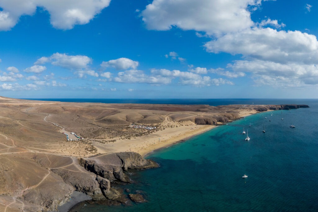 The Playa Mujeres beach on the southern coast of the spanish island of Lanzarote 1920x1280 fw-s The Playa Mujeres beach on the southern coast of the spanish island of Lanzarote