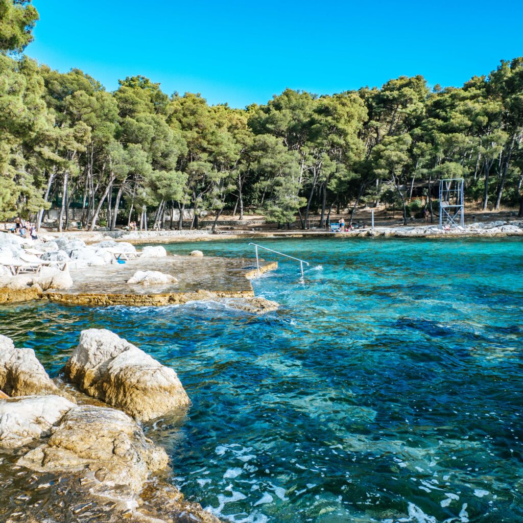 Kupalište Bene beach at the Marjan Forest Park in Split, Croati Naturist Park Koversada bei Vrsar mit Meer, Inseln und FKK-Stränden