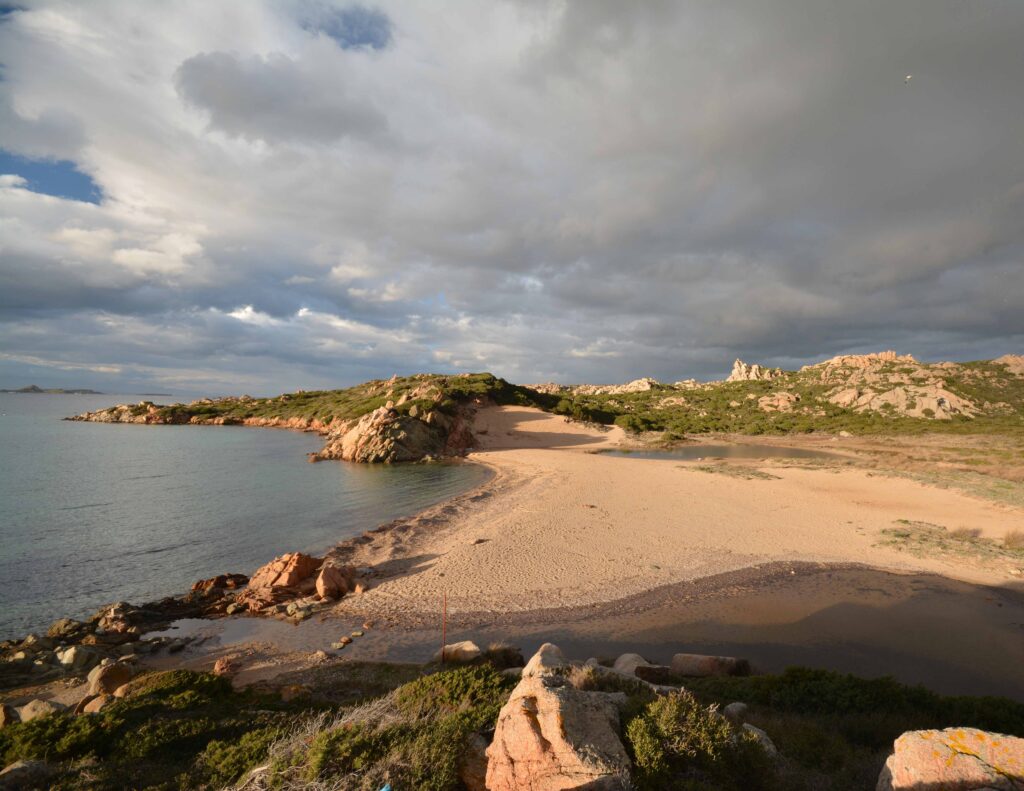 Sardegna, Arcipelago di La Maddalena, paesaggi marini Naturist Park Koversada bei Vrsar mit Meer, Inseln und FKK-Stränden