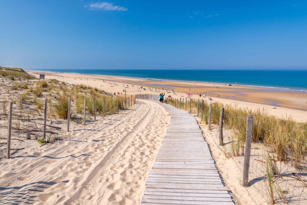 The dune and the beach of Lacanau, atlantic ocean, France Naturist Park Koversada bei Vrsar mit Meer, Inseln und FKK-Stränden