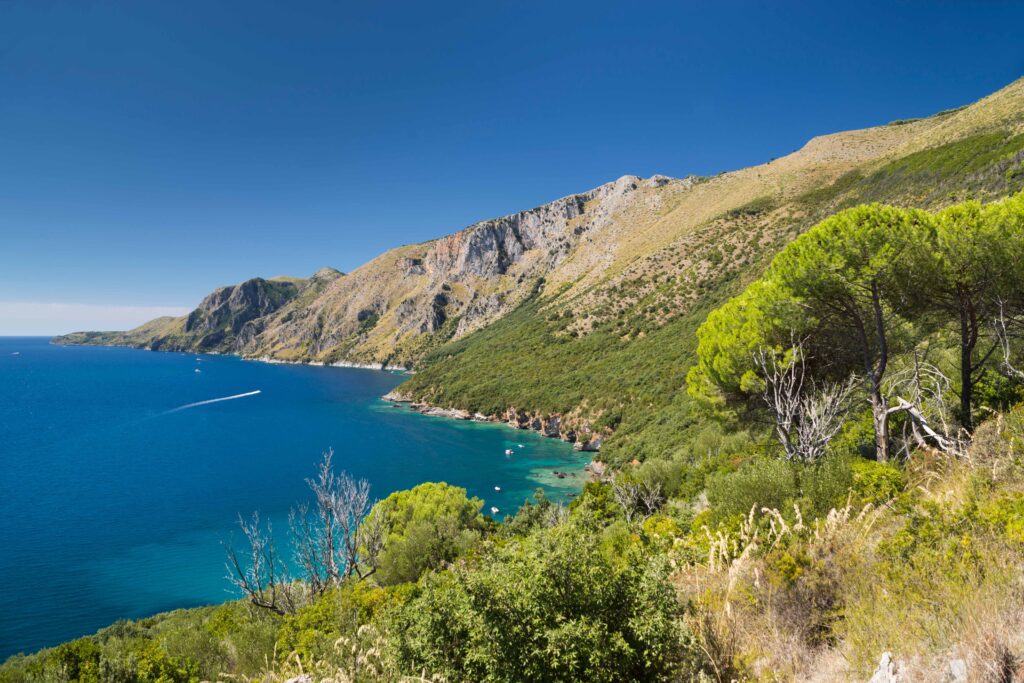 Die wildromantische Küste Costa di Masseta zwischen Scario und Playa de Maspalomas Gran Canaria FKK Strand mit Dünen und Meerblick