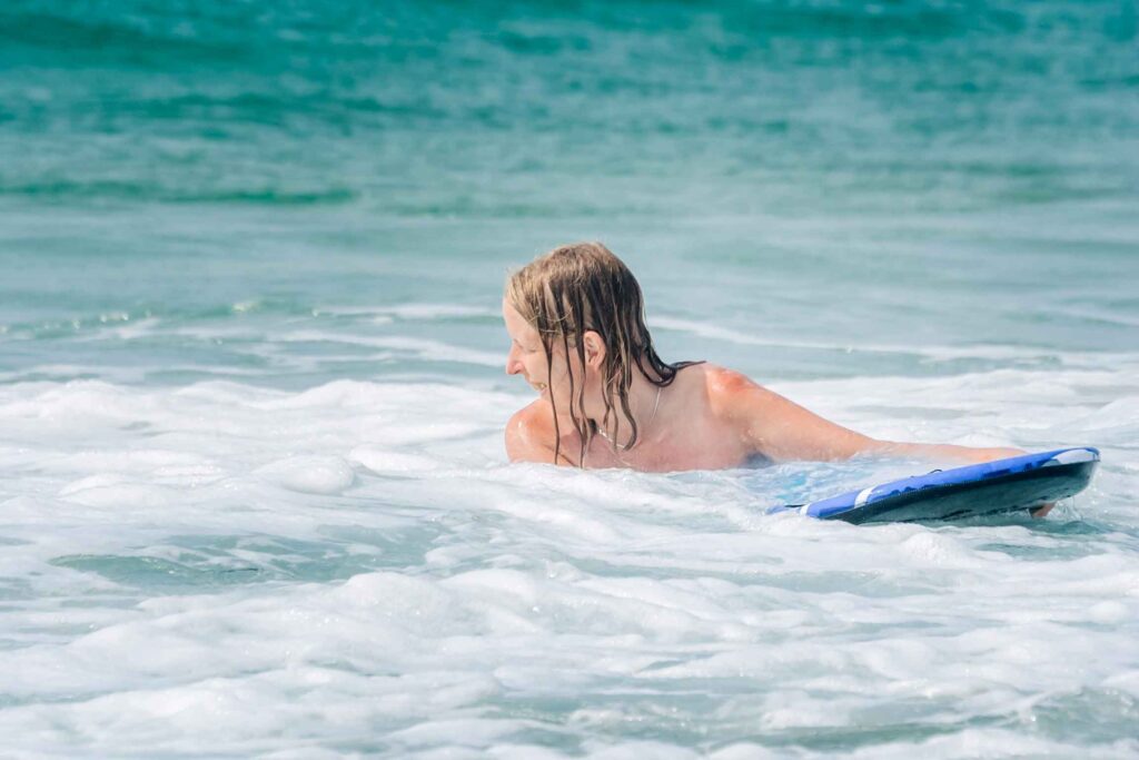 Surfer am Playa de Sotavento auf Fuerteventura