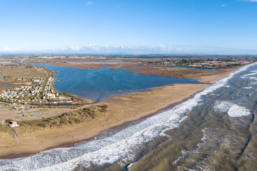 Panorama de Sérignan-plage dans l'hérault en région Occitanie Naturist Park Koversada bei Vrsar mit Meer, Inseln und FKK-Stränden