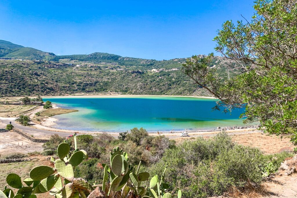 Balata dei Turchi, Pantelleria, Trapani, Sicily, Mediterranean S Luftaufnahme des Plage Naturiste de Cap d'Agde mit kilometerlangem Sandstrand, Yachthafen und Mittelmeerküste in Südfrankreich.