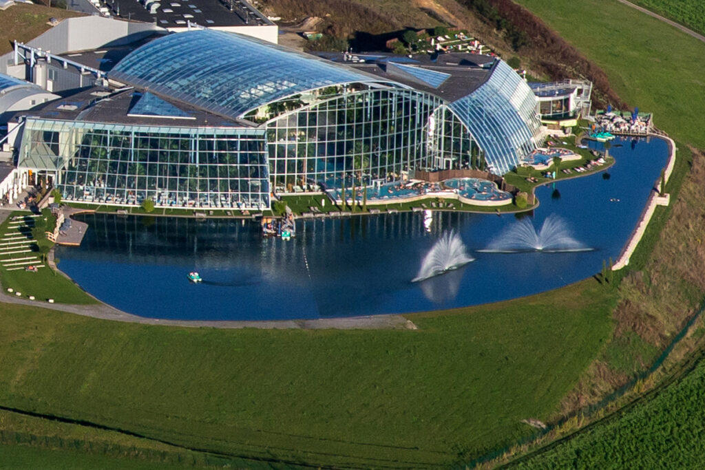 Aerial view of Sinsheim Germany Thermen und Badewelt Sinsheim mit Palmen, Thermalbecken und moderner Glasarchitektur in Baden-Württemberg